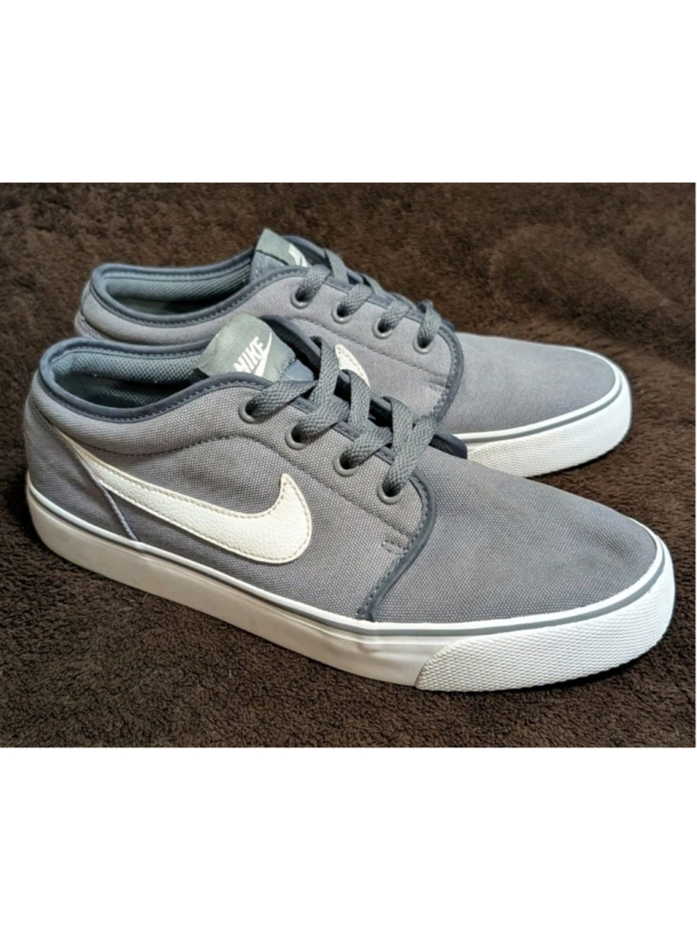 Nike Toki Textile Low Cool Grey White US Size 9 F115